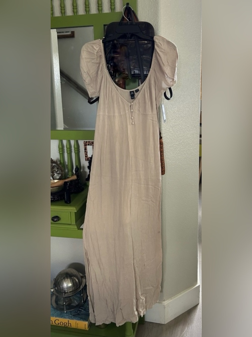 NWT Volcom Beige Puff-Sleeve Maxi Dress. Size Small.